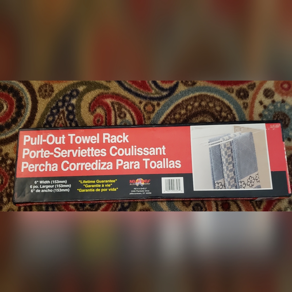 Rev-A-Shelf Pull Out Towel Rack - NEW IN BOX- White